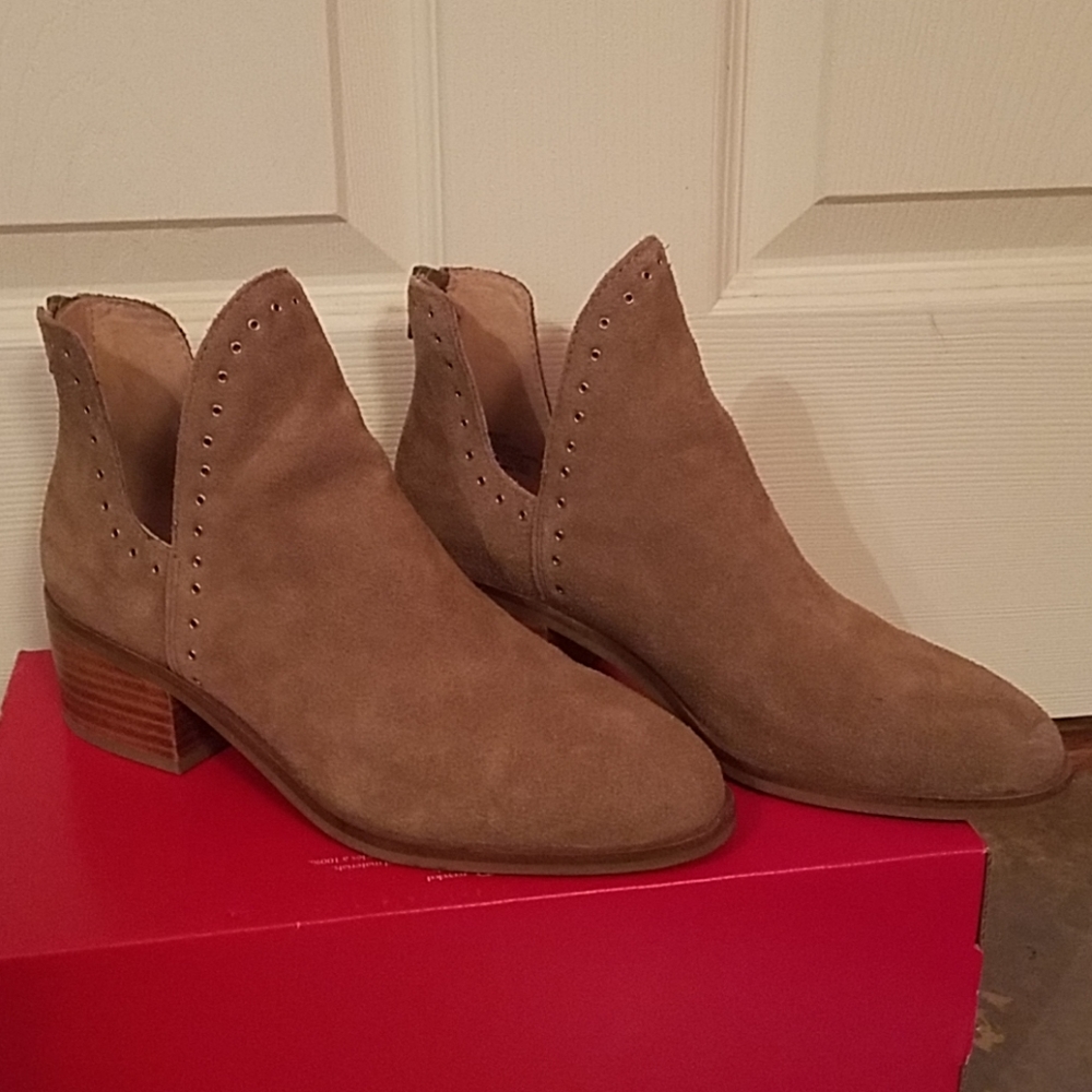 Chelsea & Violet bootie